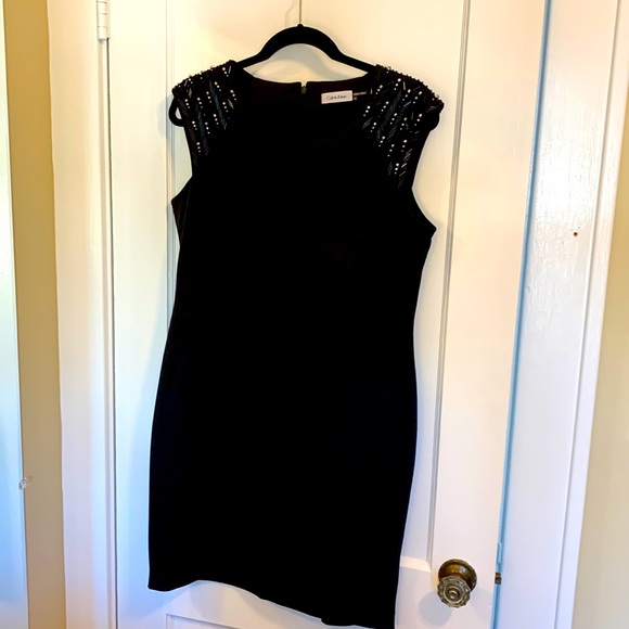 Excellent Condition Calvin Klein Black Embellished Shoulder Ponte Shift Dress 12 - Picture 2 of 7